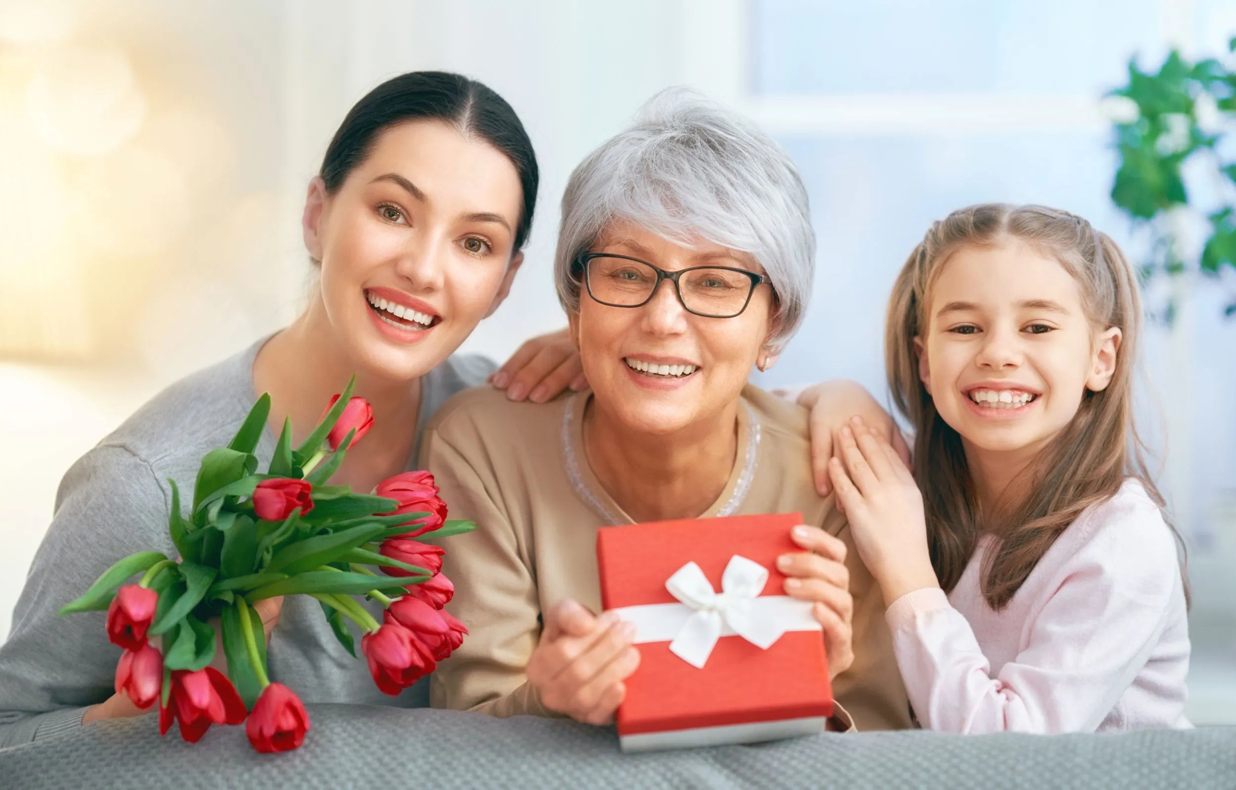 Birthday Gifts for Mom: Jewelry That Speaks from the Heart