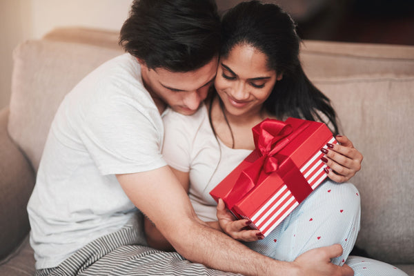 Birthday Gifts for Wife: Jewelry That Captures Love