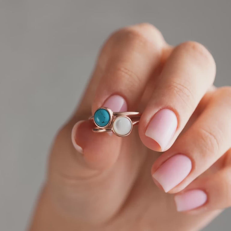 Product and lifestyle video of dual round natural stones ring