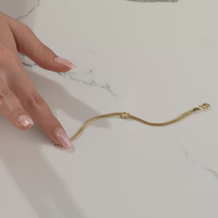 Knot Bracelet - video