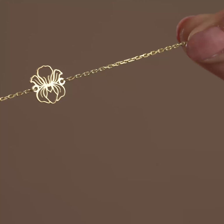 Cut Out Birthflower Bracelet - video