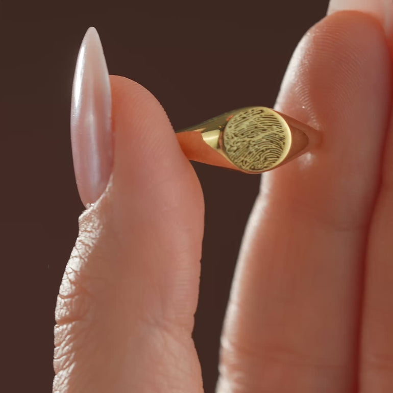 Finger Print Engraved Signet Ring - video